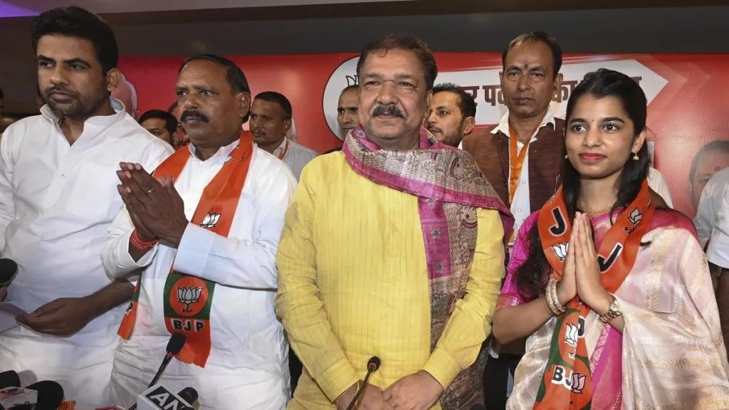 Maithili Thakur in the election battlefield