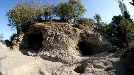 2700-year-old temple and cave found in Turkey