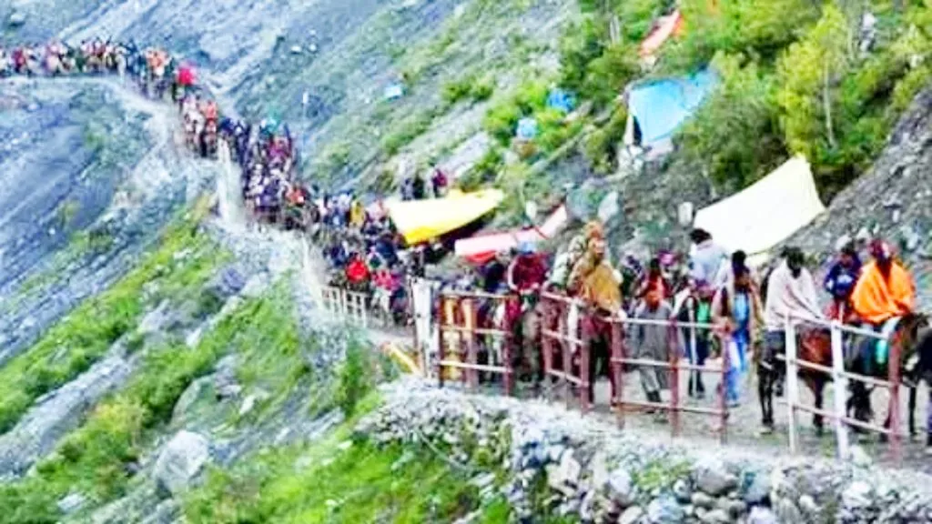 Vaishnodevi Yatra resumes