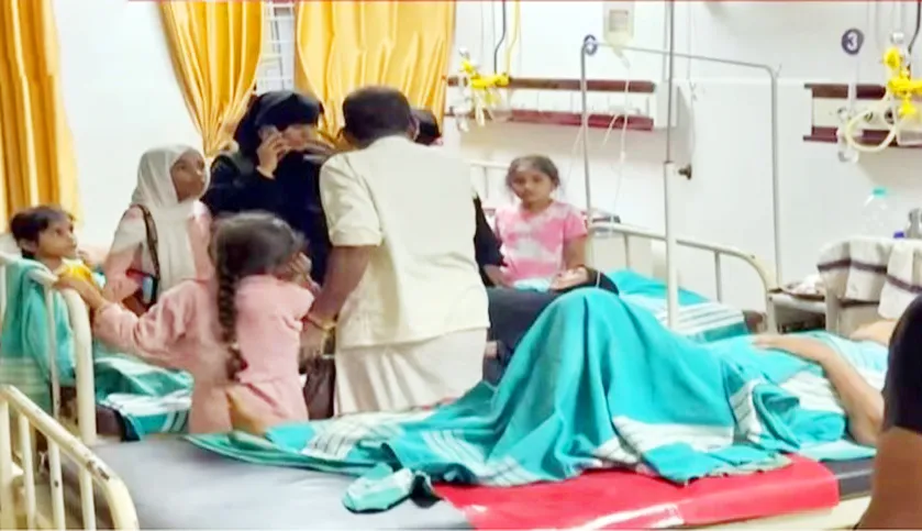 Stampede for gifts: 11 people in critical condition