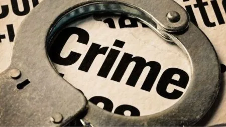 Sangli Crime : मिरजमध्ये अपहरणाची घटना; पोलिसांच्या हातावर तुरी देऊन आरोपी फरार The accused who kidnapped the girl absconded from the police station premises.
