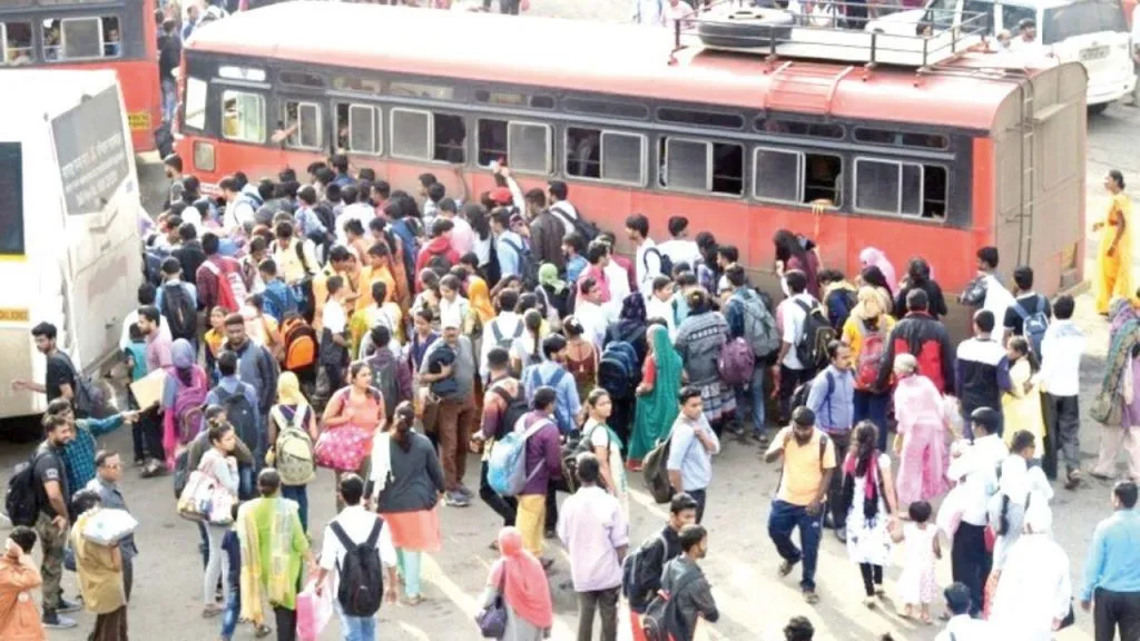 Kolhapur : दिवाळीमुळे मध्यवर्ती बसस्थानक परिसर प्रवाशांच्या गर्दीने गजबजले ! Rapid increase passenger numbers Kolhapur on the Diwali