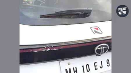 Damage to vehicle in MLA Nayakwadi's convoy
