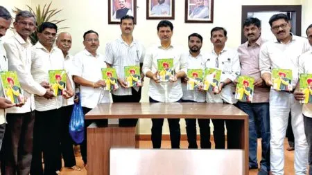 Kolhapur : ‘तरुण भारत संवाद’चा दिवाळी अंक वाचकांना सुवर्ण पर्वणी : पालकमंत्री प्रकाश आबिटकर Prakash Abitkar releases the Diwali issue of 'Tarun Bharat Samvad'