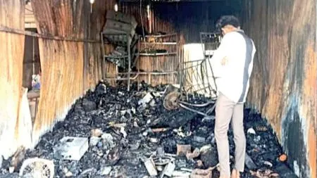 Sangli : माडग्याळात शॉर्टसर्किटमुळे दुकाने जळून खाक ; लाखोंचे नुकसान Fire in Madgyal on the eve of Diwali festival