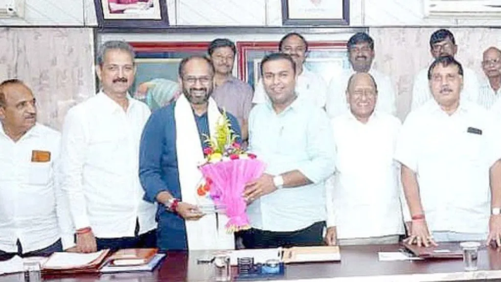 Kolhapur : ‘गोकुळ’तर्फे डॉ. चेतन नरके यांचा सत्कार Dr. Narke elected to Maharashtra State Cooperative Policy Committee