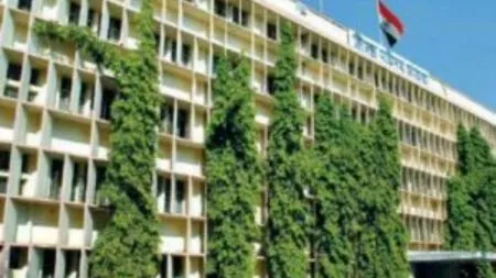 Satara : साताऱ्यात वरिष्ठ सहाय्यक महिला लाच घेताना रंगेहात पकडली Female employee arrested in bribery case in Satara