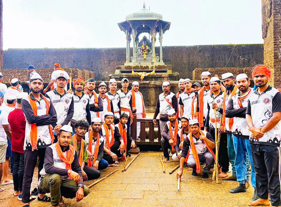 Youth from Halga village carried out a Gadkot campaign