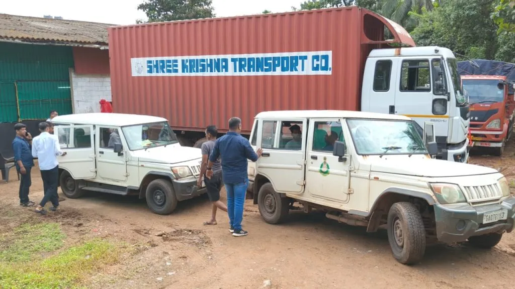 उसगावात कोटींचा दारु साठा जप्त Liquor worth crores seized in Usgaon