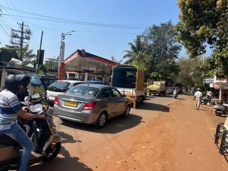 Traffic congestion continues due to flyover work