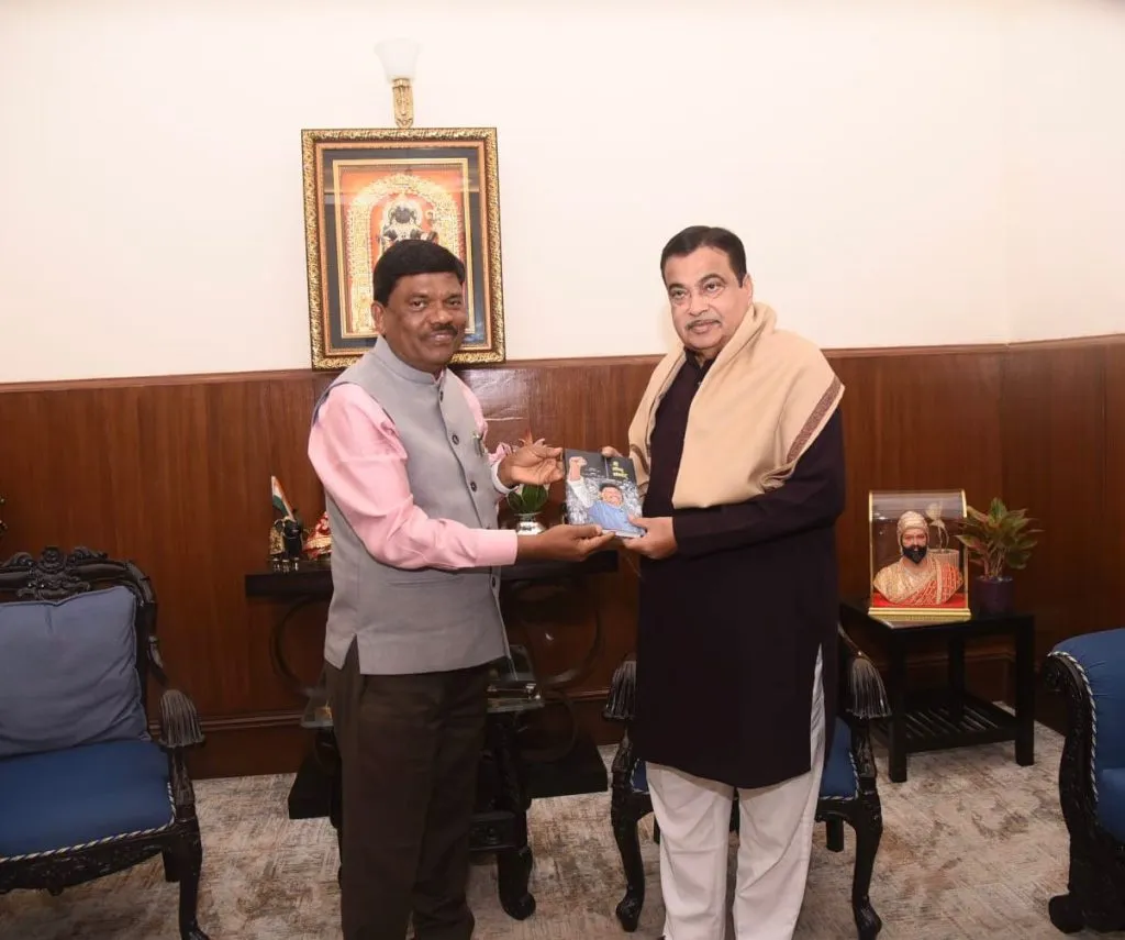 सभापती डॉ.गणेश गावकर यांनी घेतली केंद्रीय मंत्री नितीन गडकरींची भेट Speaker Dr. Ganesh Gaonkar met Union Minister Nitin Gadkari