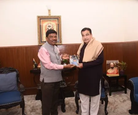 सभापती डॉ.गणेश गावकर यांनी घेतली केंद्रीय मंत्री नितीन गडकरींची भेट Speaker Dr. Ganesh Gaonkar met Union Minister Nitin Gadkari