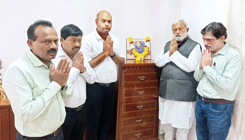 Kiran Thakur consoles Ritesh Naik