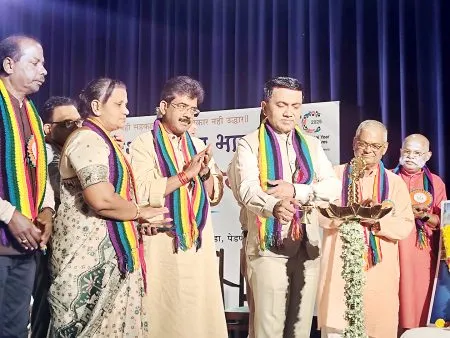 युवकांना, महिलांना सहकारक्षेत्रात प्रोत्साहन द्यावे Youth and women should be encouraged in the cooperative sector.