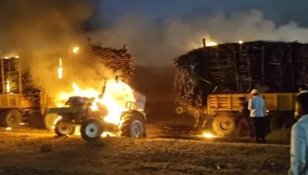 शेतकरी आंदोलनाला मुधोळ येथे गालबोट Farmers' protest gets a setback at Mudhol