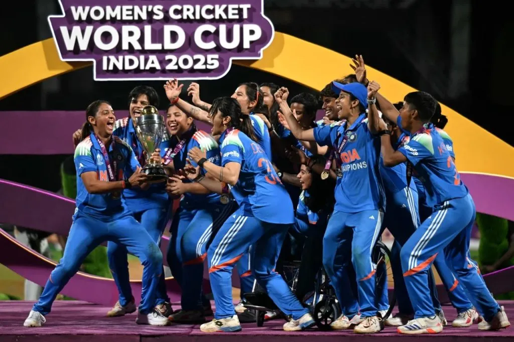 विश्वविजेत्या महिला संघाला 51 कोटींचे बक्षीस World Cup winning women's team gets Rs 51 crore prize money