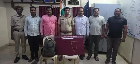 Young man arrested for carrying bag of injured woman who fell from train