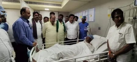 BJP leaders meet farmer who attempted suicide