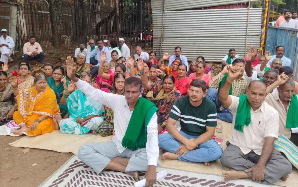 कडोलीच्या मृत शेतकऱ्याचे कर्ज माफ करा Waive the loan of the deceased farmer of Kadoli