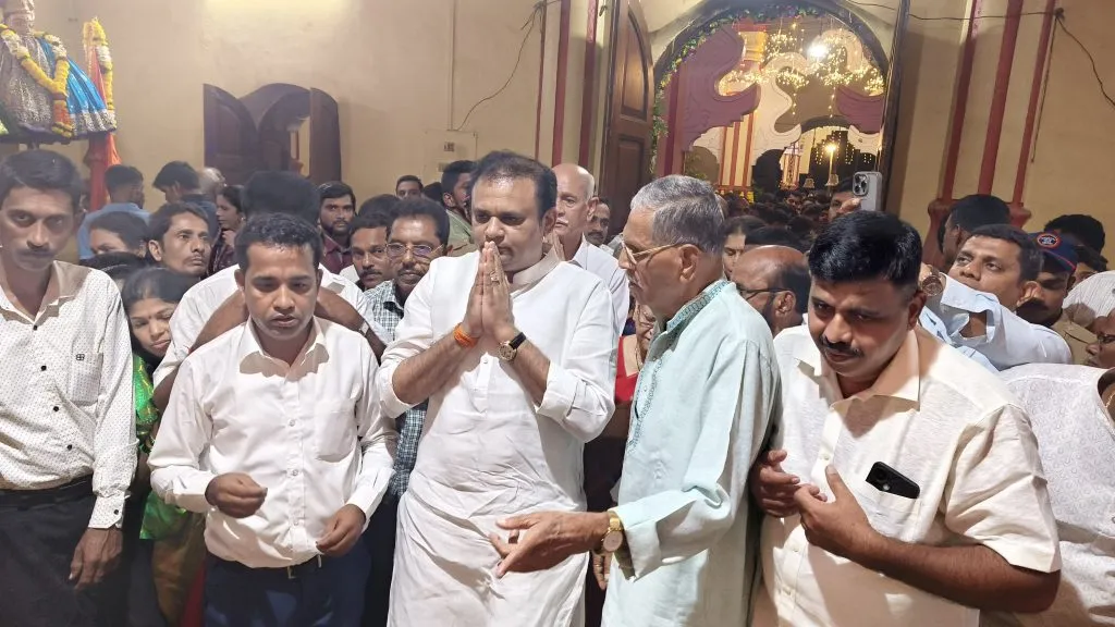 विधानसभा अध्यक्ष नार्वेकर मातोंड सातेरी चरणी लीन