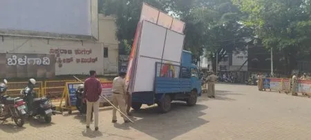 Advertisement boards begin to be removed; squares breathe a sigh of relief
