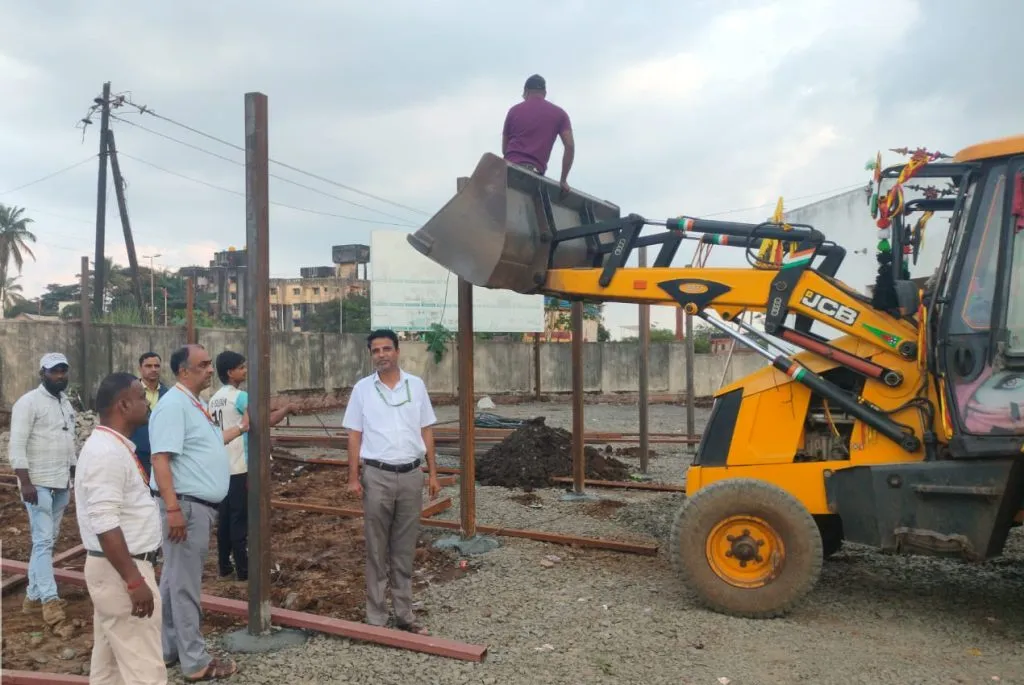 फूल लिलाव केंद्राचे काँक्रिटीकरण Concreting of flower auction center