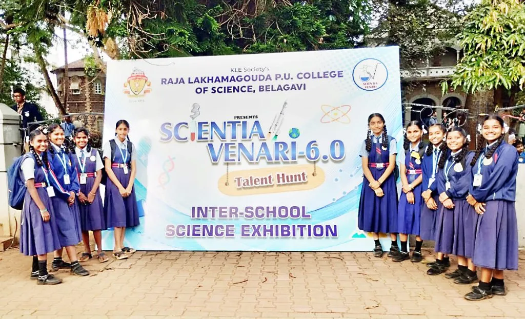 धामणे माध्यमिक विद्यालयाच्या विद्यार्थ्यांचे गीतगायन स्पर्धेत यश Dhamane Secondary School students succeed in singing competition