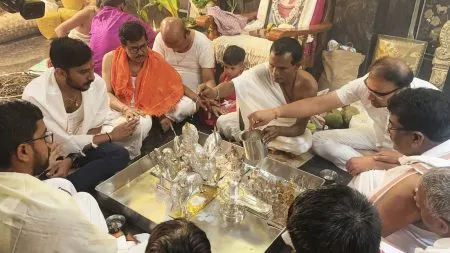 नार्वेकर गल्ली ज्योतिर्लिंग देवस्थानात कार्तिकोत्सव-महाप्रसाद Kartikotsav-Mahaprasad at Narvekar Galli Jyotirlinga Temple