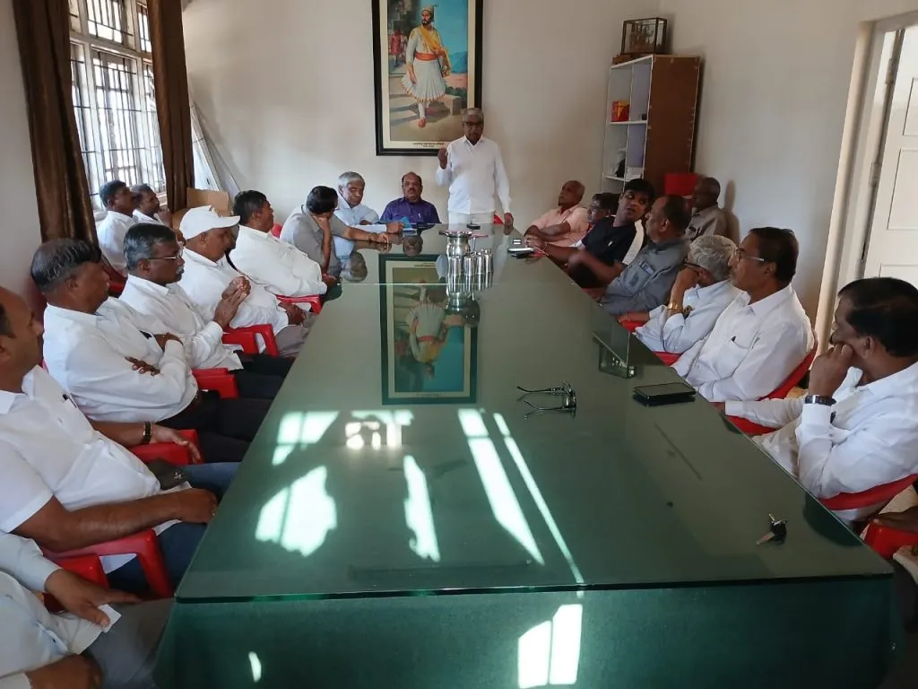 अधिवेशनाच्या पहिल्याच दिवशी महामेळावा Mahamelala on the first day of the convention