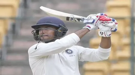 Half-centuries by Agarwal, Samran