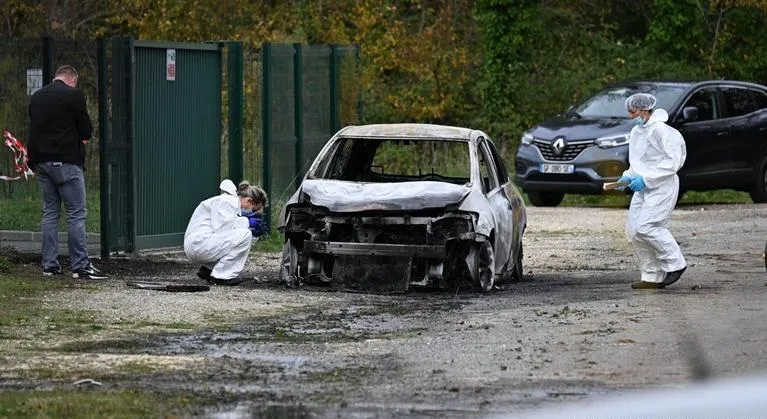 फ्रान्समध्ये कार घुसवून दहशतवादी हल्ला
