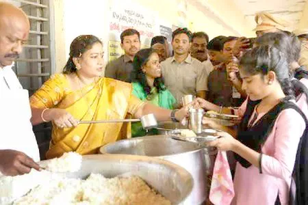 पदवीपूर्व विद्यार्थ्यांनाही मध्यान्ह आहार? Mid-day meal for undergraduate students too?