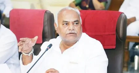 सामंजस्याने समस्या सोडविण्याचे प्रयत्न करा! Try to solve problems amicably!