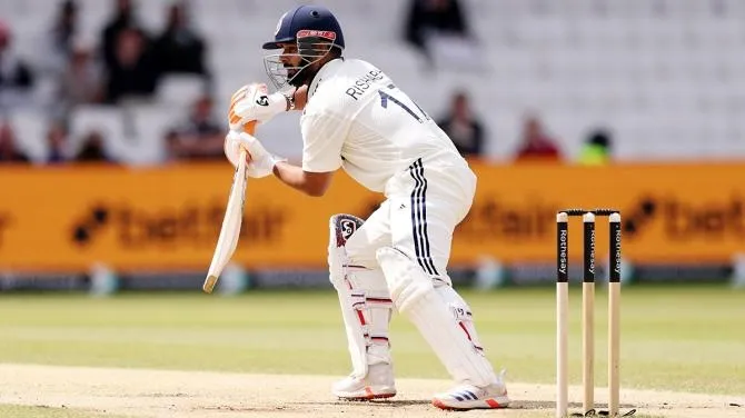 भारत अ ला 166 धावांची जरुरी India A need 166 runs