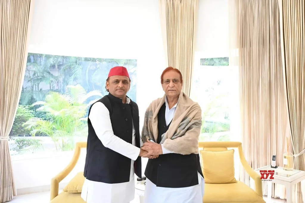 Azam Khan meets Akhilesh