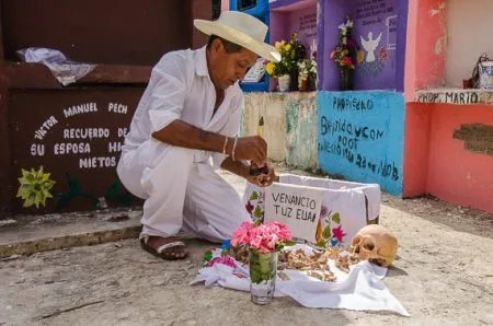 मेक्सिकोतील विचित्र प्रथा Strange customs in Mexico