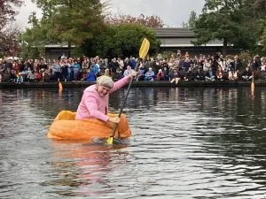 भोपळ्यांच्या नौकेची स्पर्धा Pumpkin boat race
