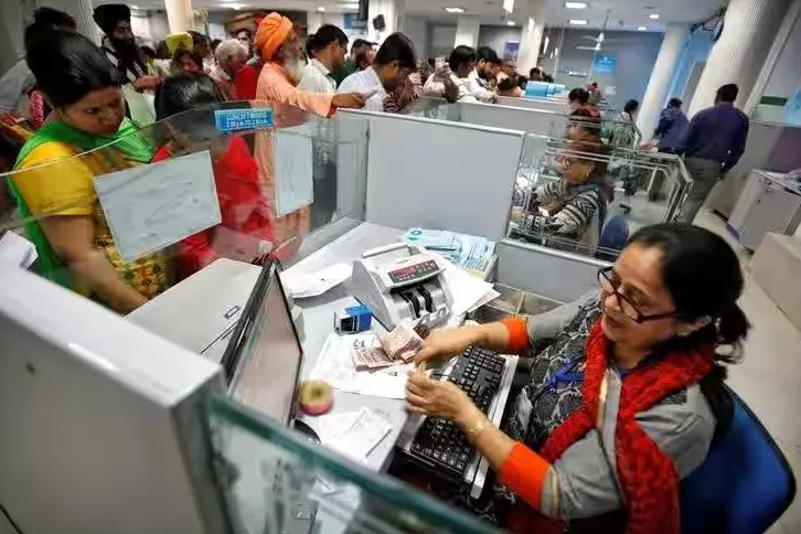 भारतीय बँकिंग नव्या वळणावर Indian banking on a new trajectory