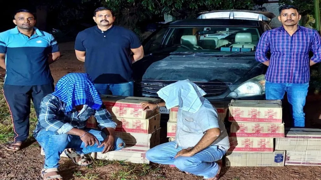 १२ लाखांचा गोवा बनावटीचा दारूसाठा जप्त