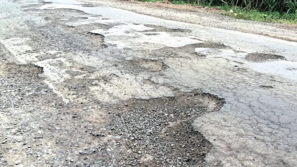 Sangli : नांद्रे-सांगली रस्त्याचा प्रवास बनला जीवघेणा! Expectation of repair of Nandre to Navaraswadi road