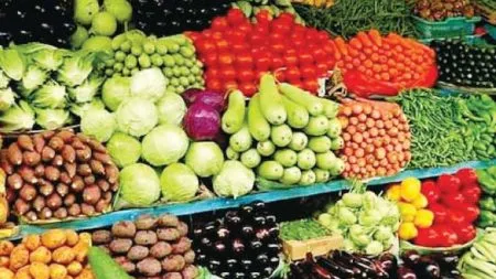 Solapur : अबब ! सोलापूर बाजारात भाज्यांचे दर कडाडले Price hike in vegetable market in Solapur
