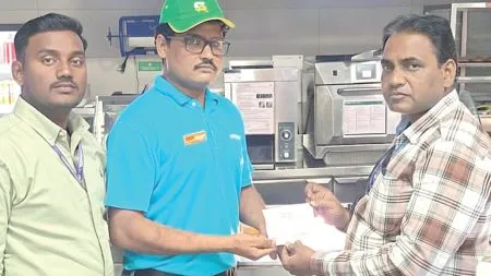 Sangli : सांगलीत उघड्यावर कचरा टाकणाऱ्यांवर कठोर कारवाई Sangli Municipal Corporation's cleanliness drive