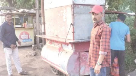 Miraj : मिरज दिंडीवेस परिसरातील खोक्यांची अनधिकृत हटवली अतिक्रमणे Miraj Municipal Corporation takes concrete steps to secure public spaces