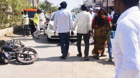 Solapur : चाकूर येथील बोथी रोडवर अपघातांची वाढली मालिका Traffic disrupted on Bothi Road, citizens angry with administration