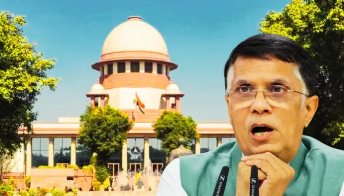 рдкрддреНрдиреАрдЪреНрдпрд╛ рдЖрдзрд╛рд░рдХрд╛рд░реНрдбрдореБрд│реЗ тАШрдкреЛрд▓рдЦреЛрд▓тАЩ Wife's Aadhaar card 'hole'