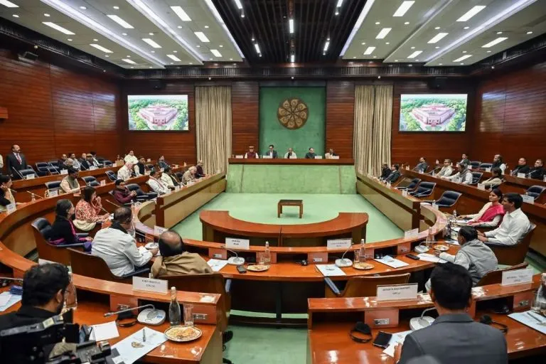 рдорддрджрд╛рд░рд╕рдВрдШ рдкрд░рд┐рд╕реАрдорди рдиреНрдпрд╛рдпреНрдп рдкрджреНрдзрддреАрдиреЗрдЪ Constituency Delimitation Must Be Conducted Fairly