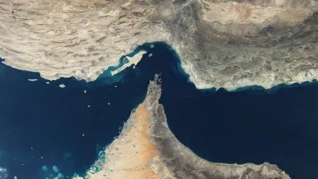 होर्मुझची सामुद्रधुनी चीनसाठी मुक्त Strait of Hormuz Open to China