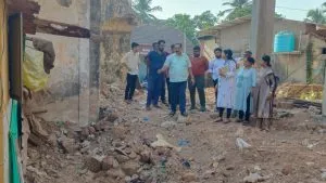 рд░рд╕реНрддреНрдпрд╛рд╡рд░реАрд▓ рдЕрддрд┐рдХреНрд░рдордг рддрд╛рддреНрдХрд╛рд│ рд╣рдЯрд╡рд╛рд╡реЗ