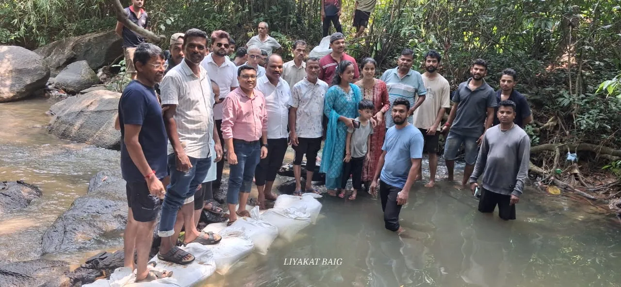 India: Villagers build check dam through community labor in Maharashtra